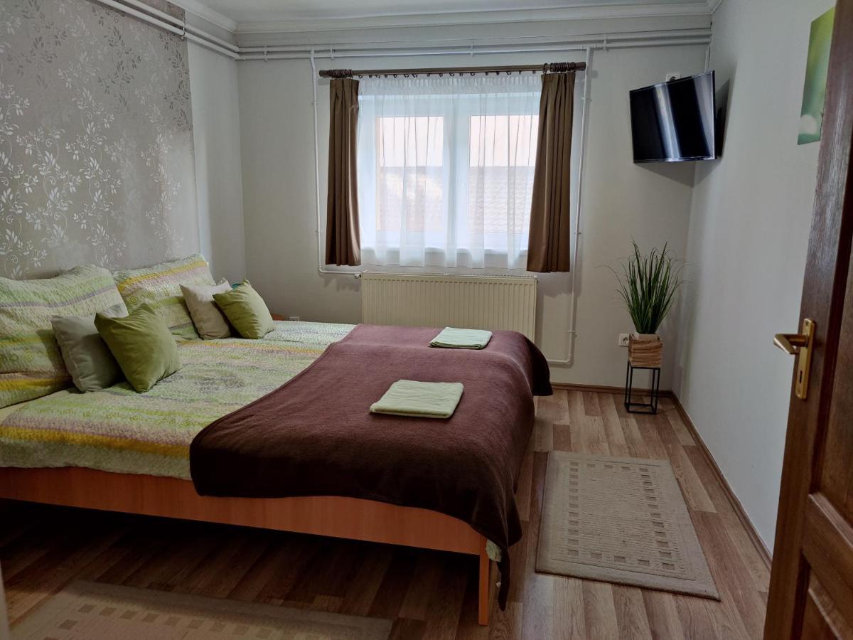 Katalin Apartmanhaz Мишкольц Экстерьер фото