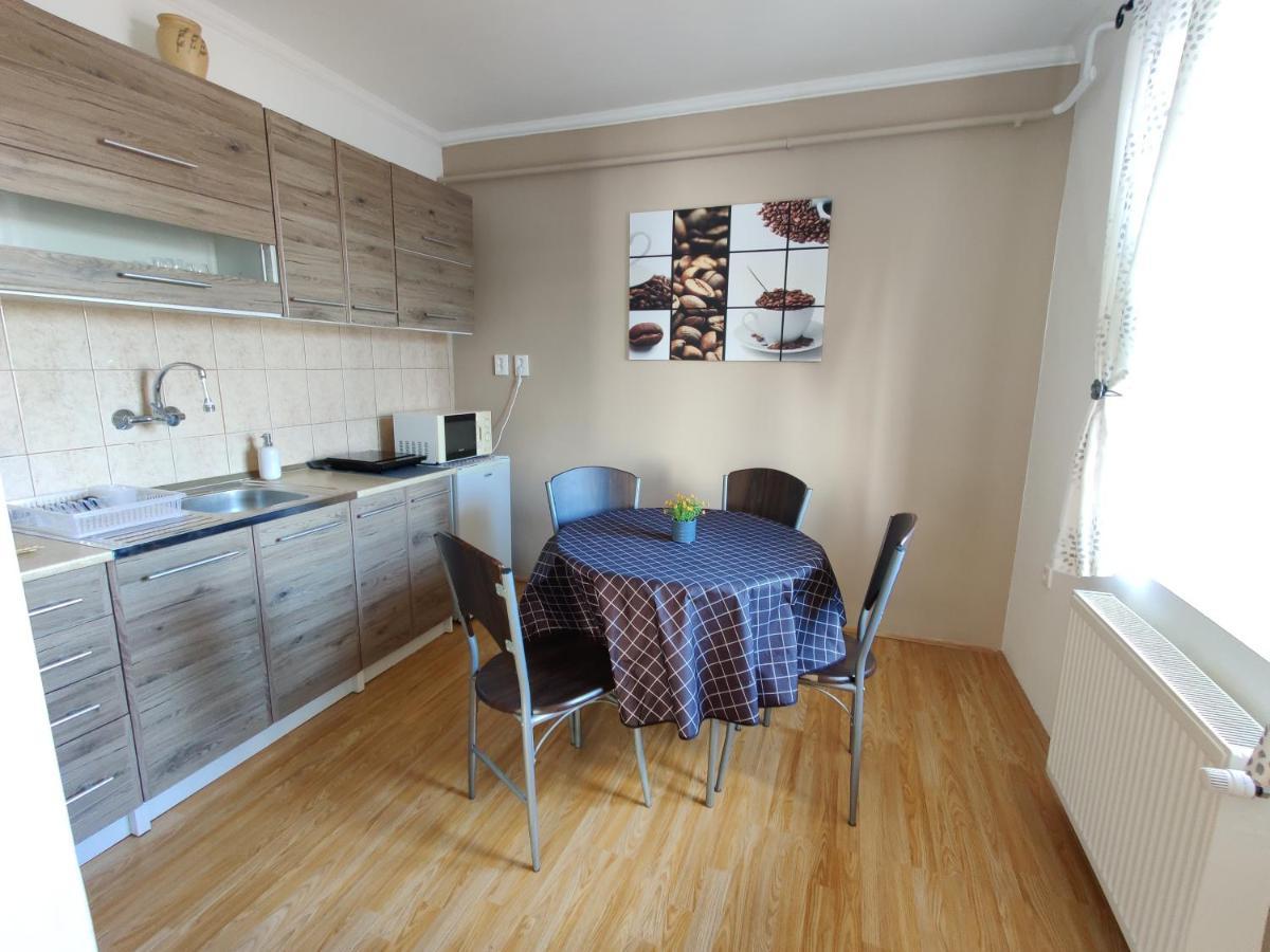Katalin Apartmanhaz Мишкольц Экстерьер фото