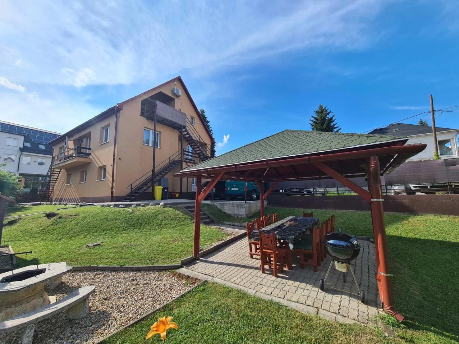 Katalin Apartmanhaz Мишкольц Экстерьер фото